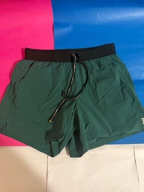 Bandit Running Men’s Vento™ 5" Training Short - Pine - Small